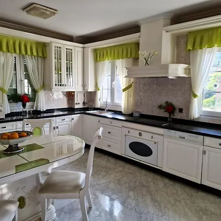 Spacious House With Pool And Garden In Congosto Benalmadena