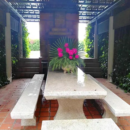 Spacious House With Pool And Garden In Congosto Holiday home *