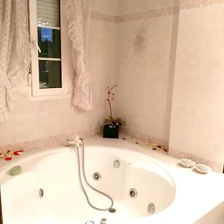Spacious House With Pool And Garden In Congosto * Benalmadena