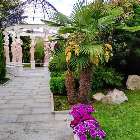 Holiday home Spacious House With Pool And Garden In Congosto *